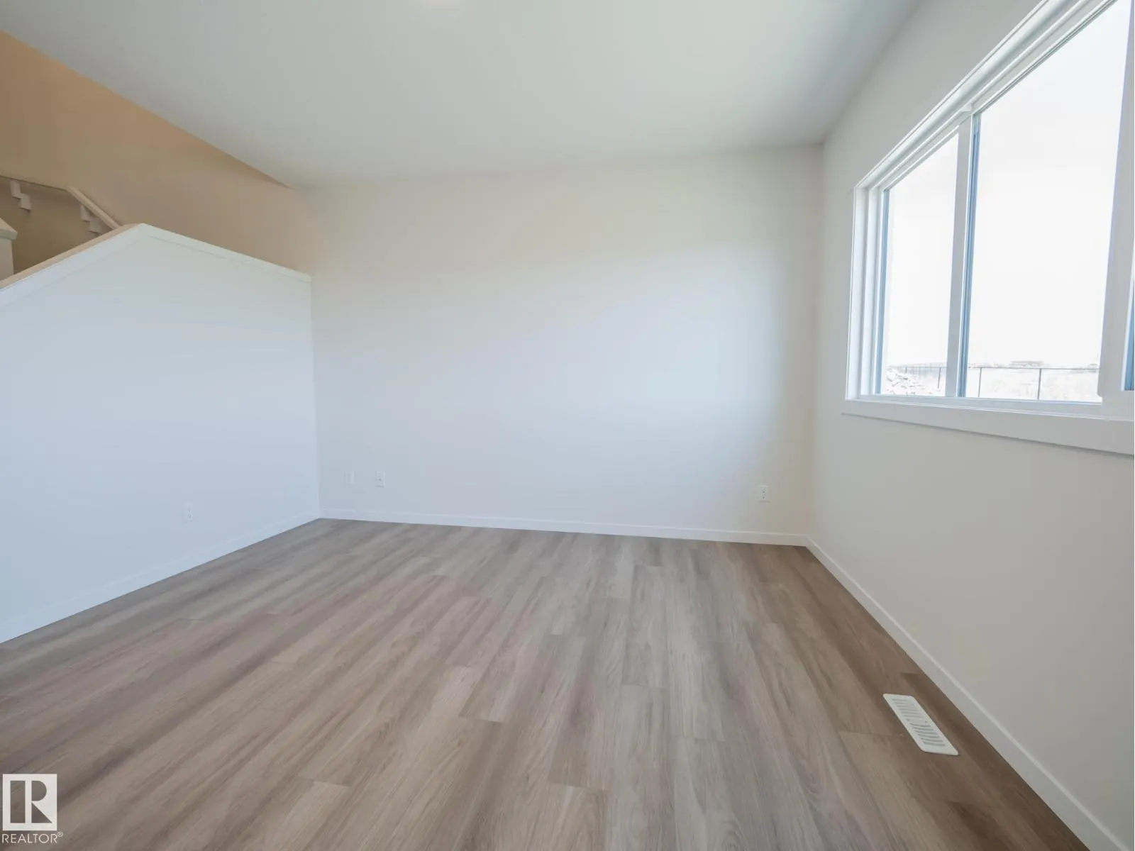 8712 224 ST NW