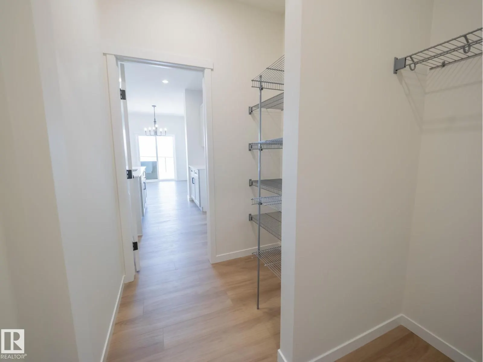 8712 224 ST NW