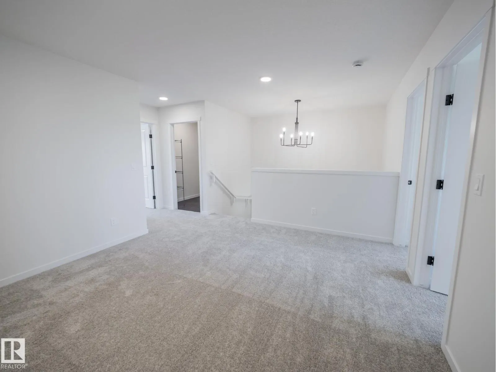 8712 224 ST NW