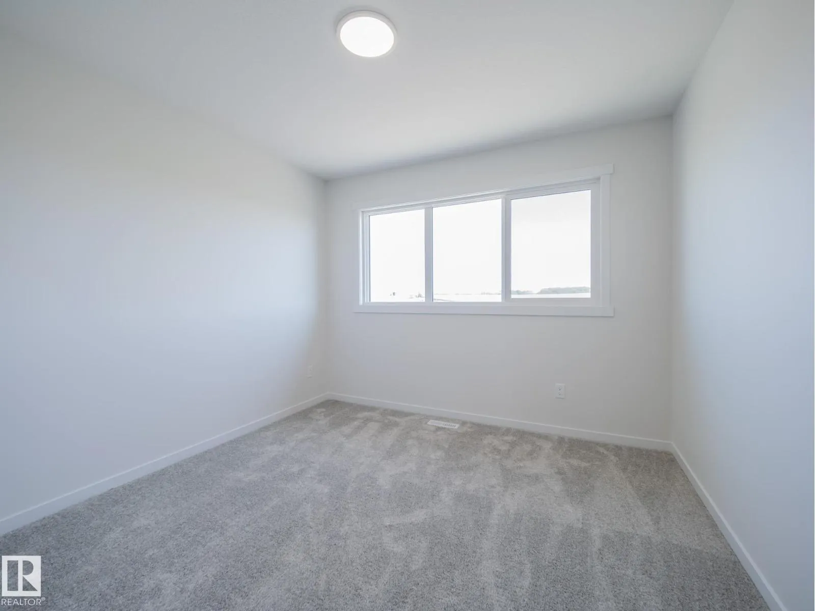 8712 224 ST NW
