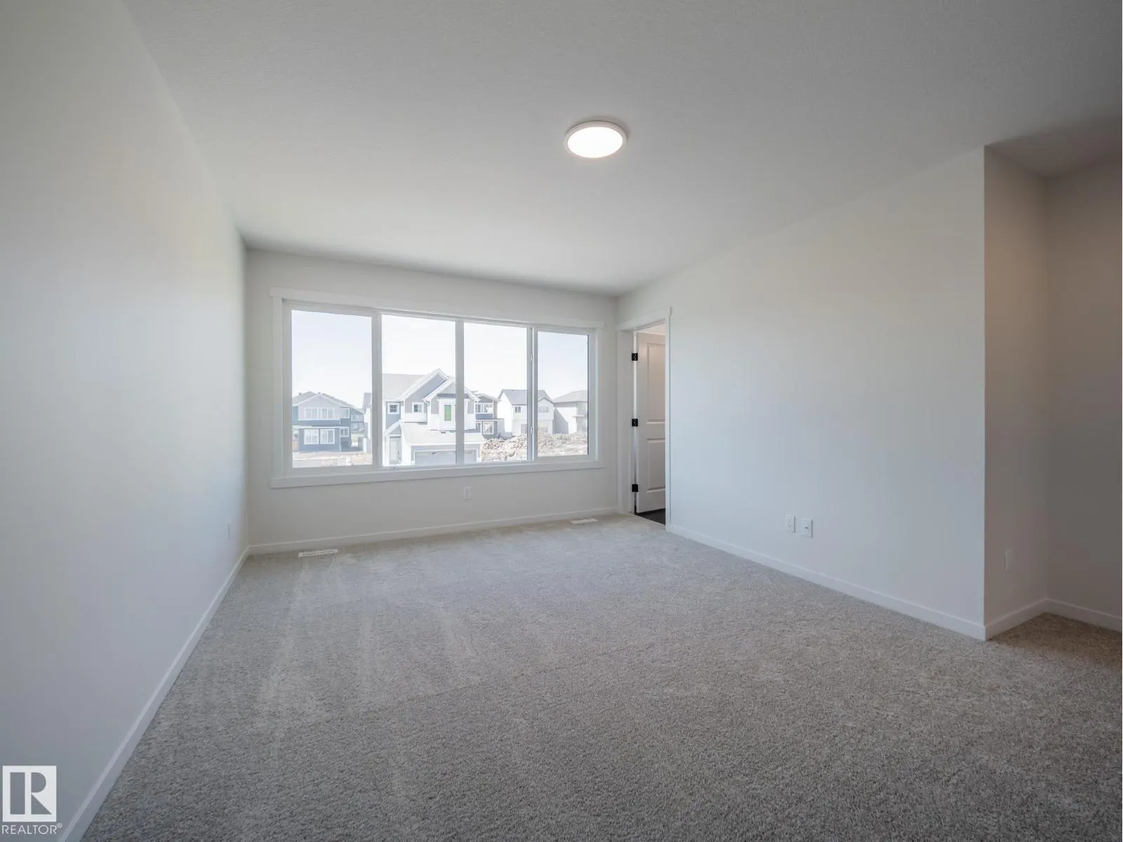8712 224 ST NW
