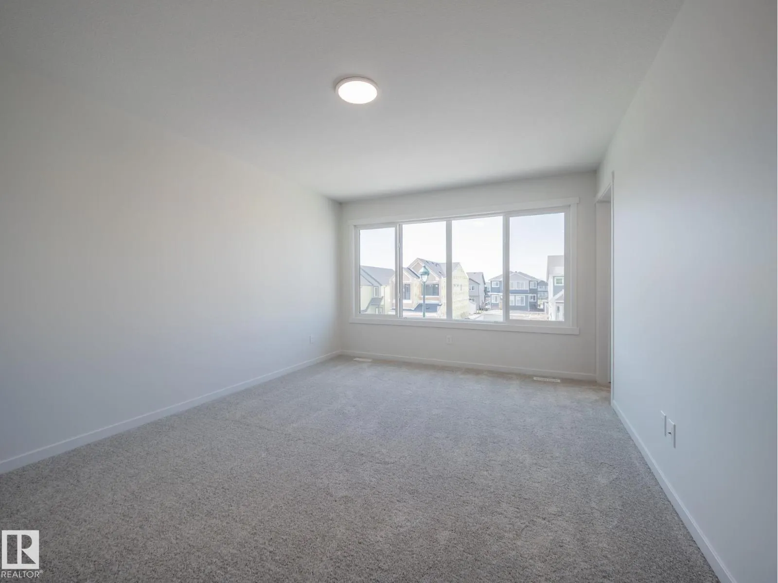 8712 224 ST NW