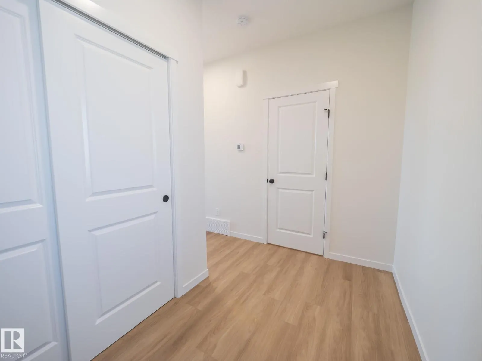 8712 224 ST NW