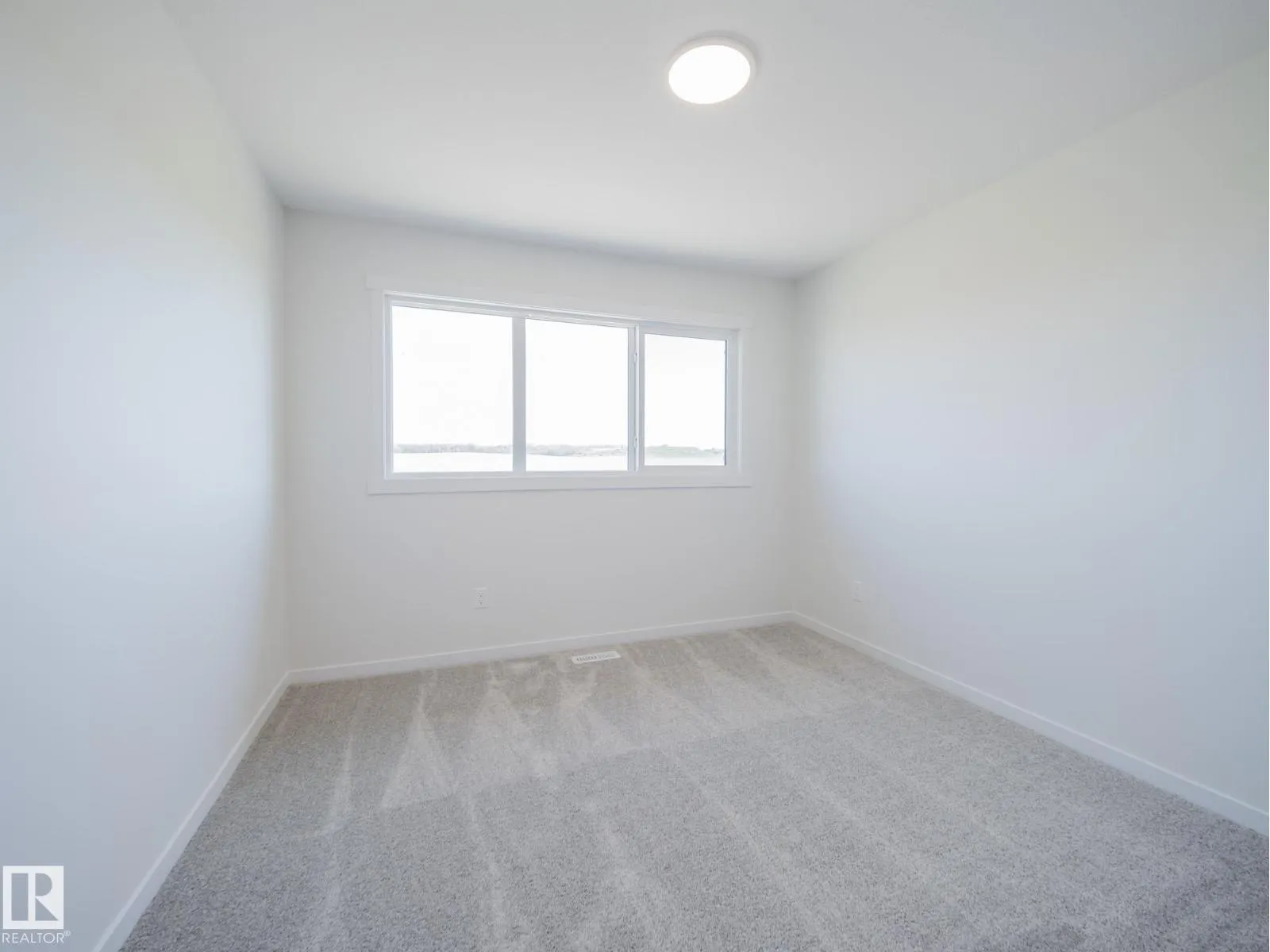 8712 224 ST NW