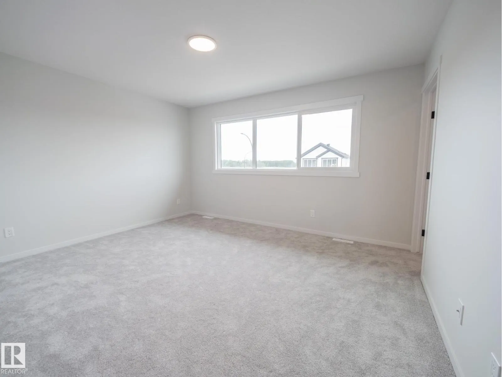 17631 70 ST NW