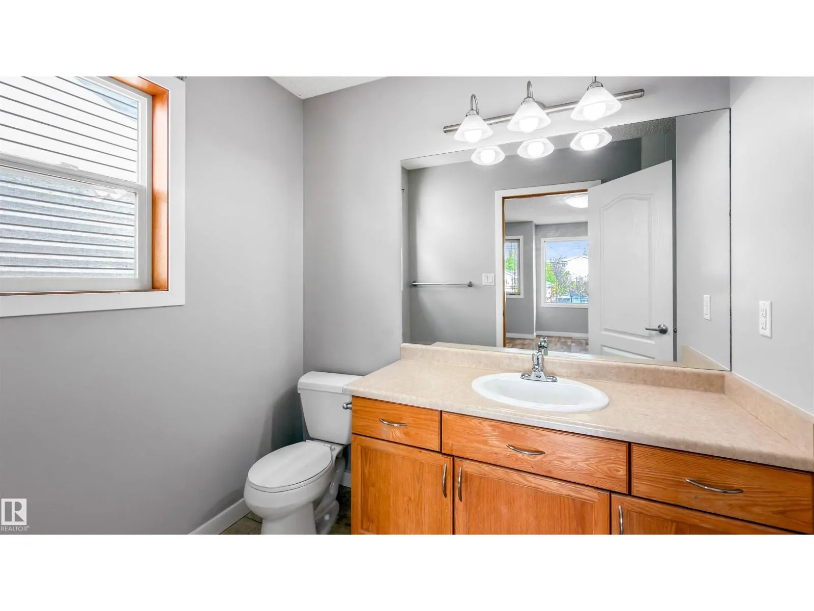 806 HIGHWOOD BV