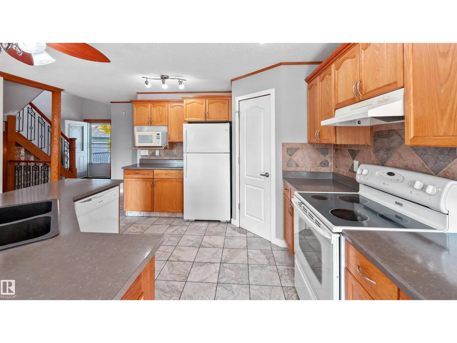 806 HIGHWOOD BV