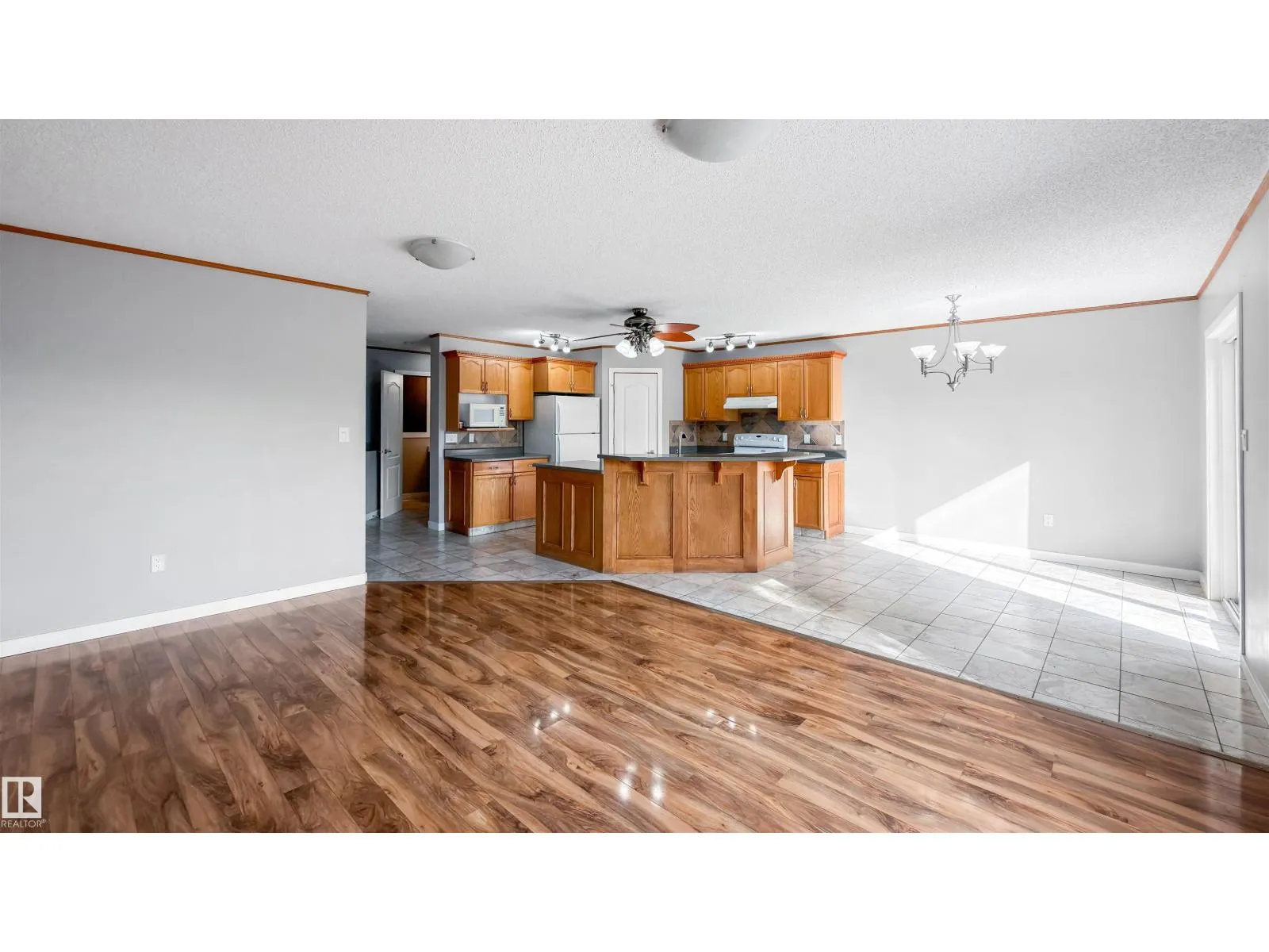 806 HIGHWOOD BV