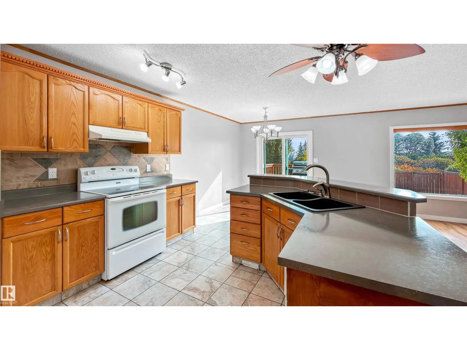 806 HIGHWOOD BV