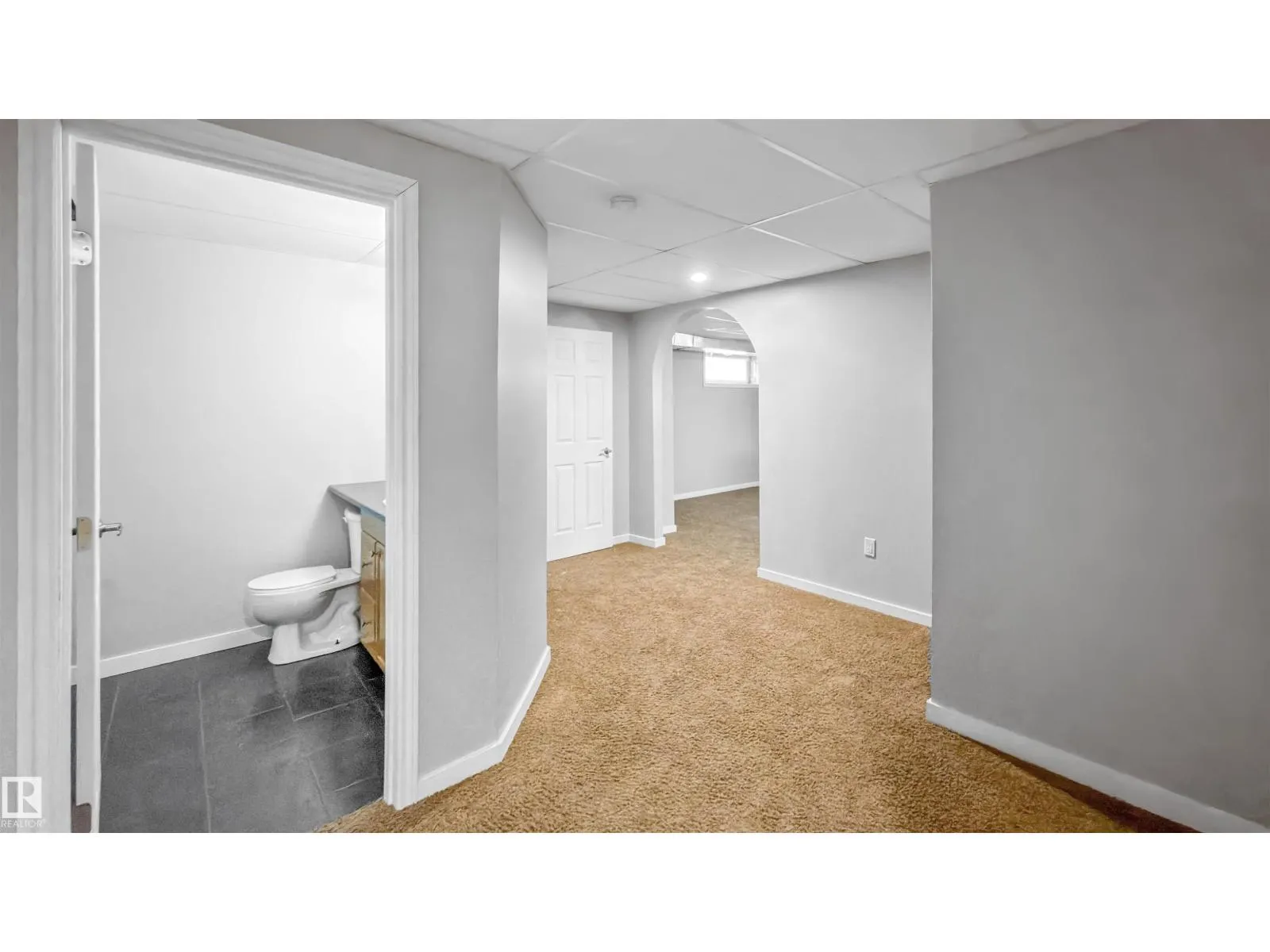806 HIGHWOOD BV