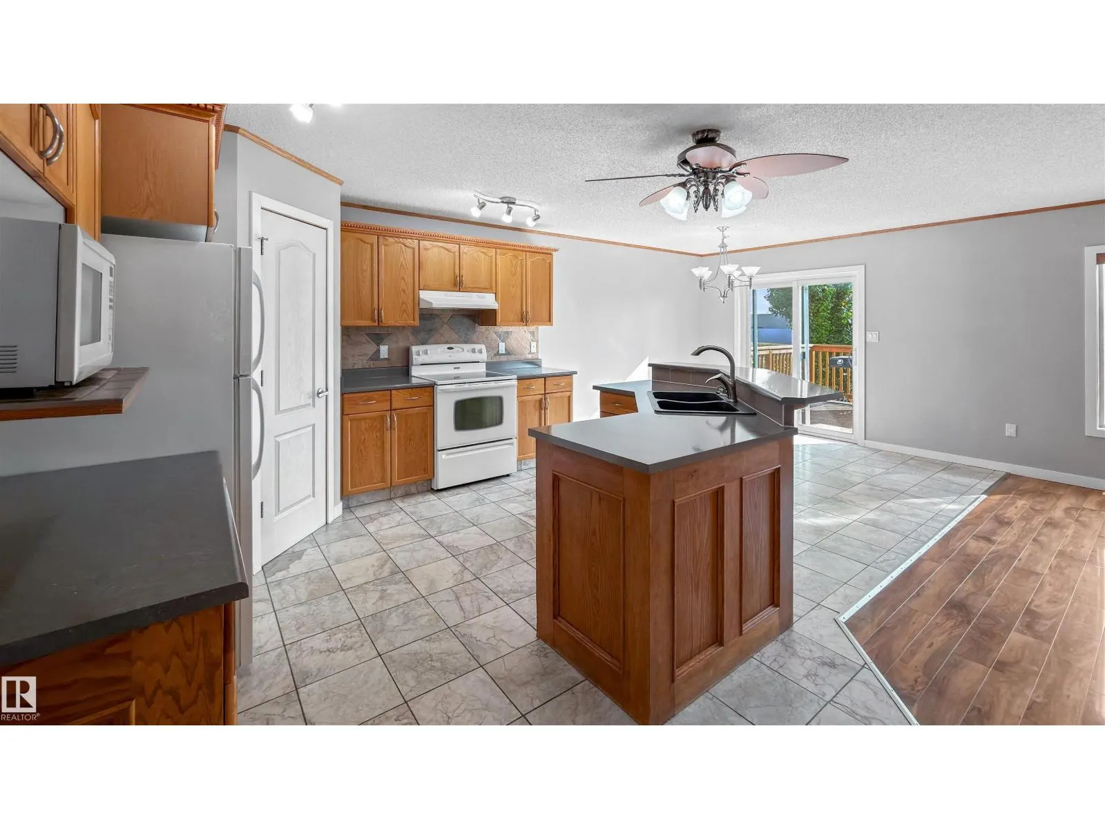 806 HIGHWOOD BV