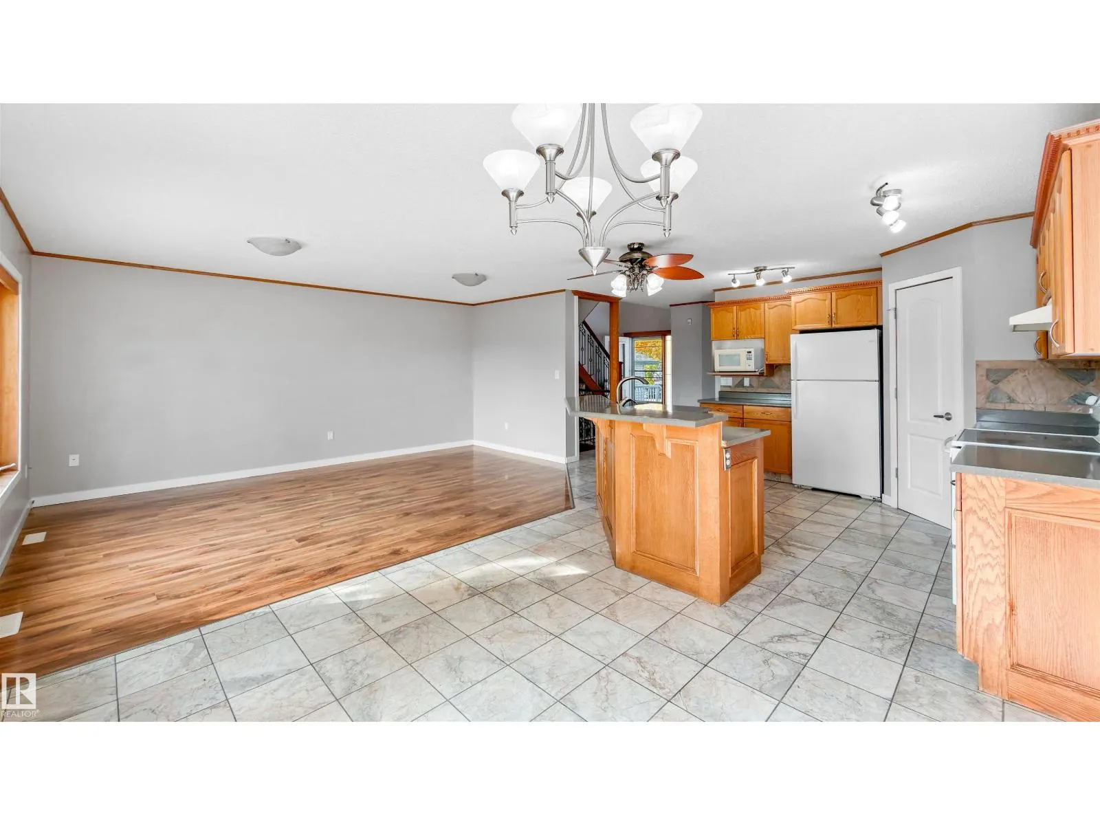 806 HIGHWOOD BV