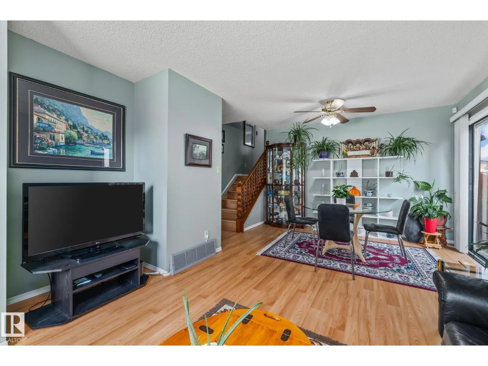 7327 189 ST NW NW