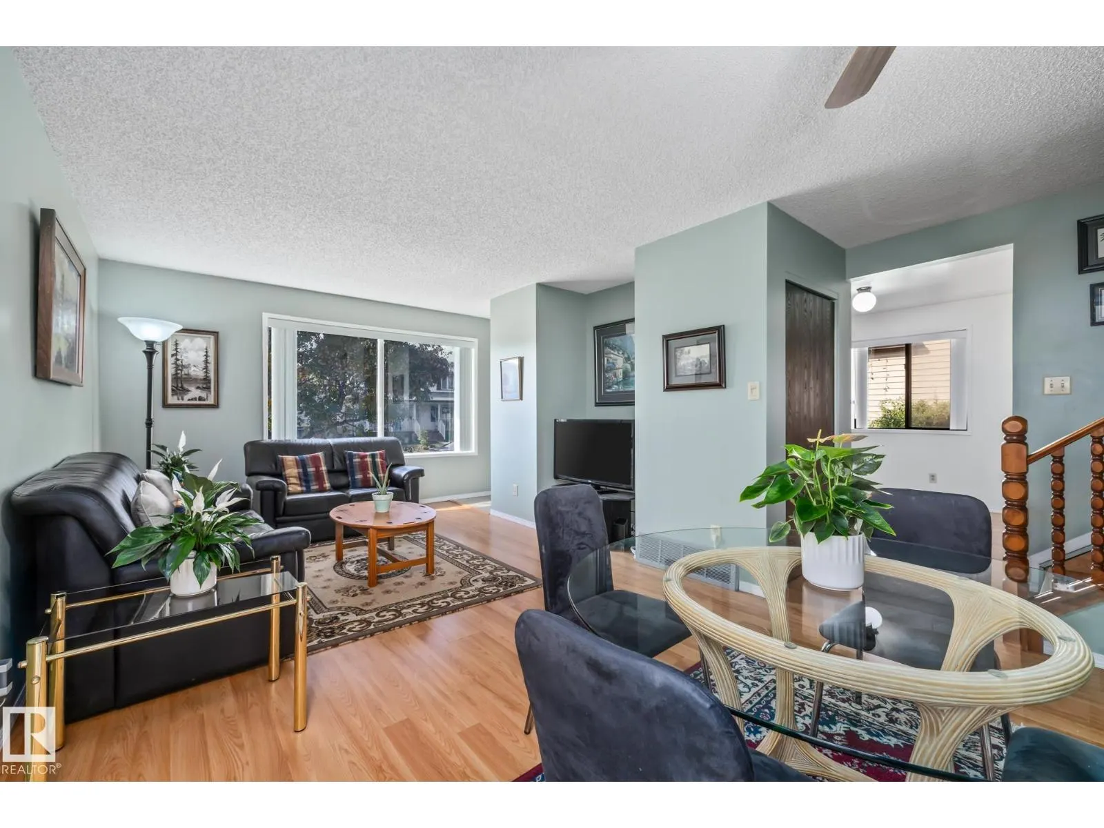 7327 189 ST NW NW
