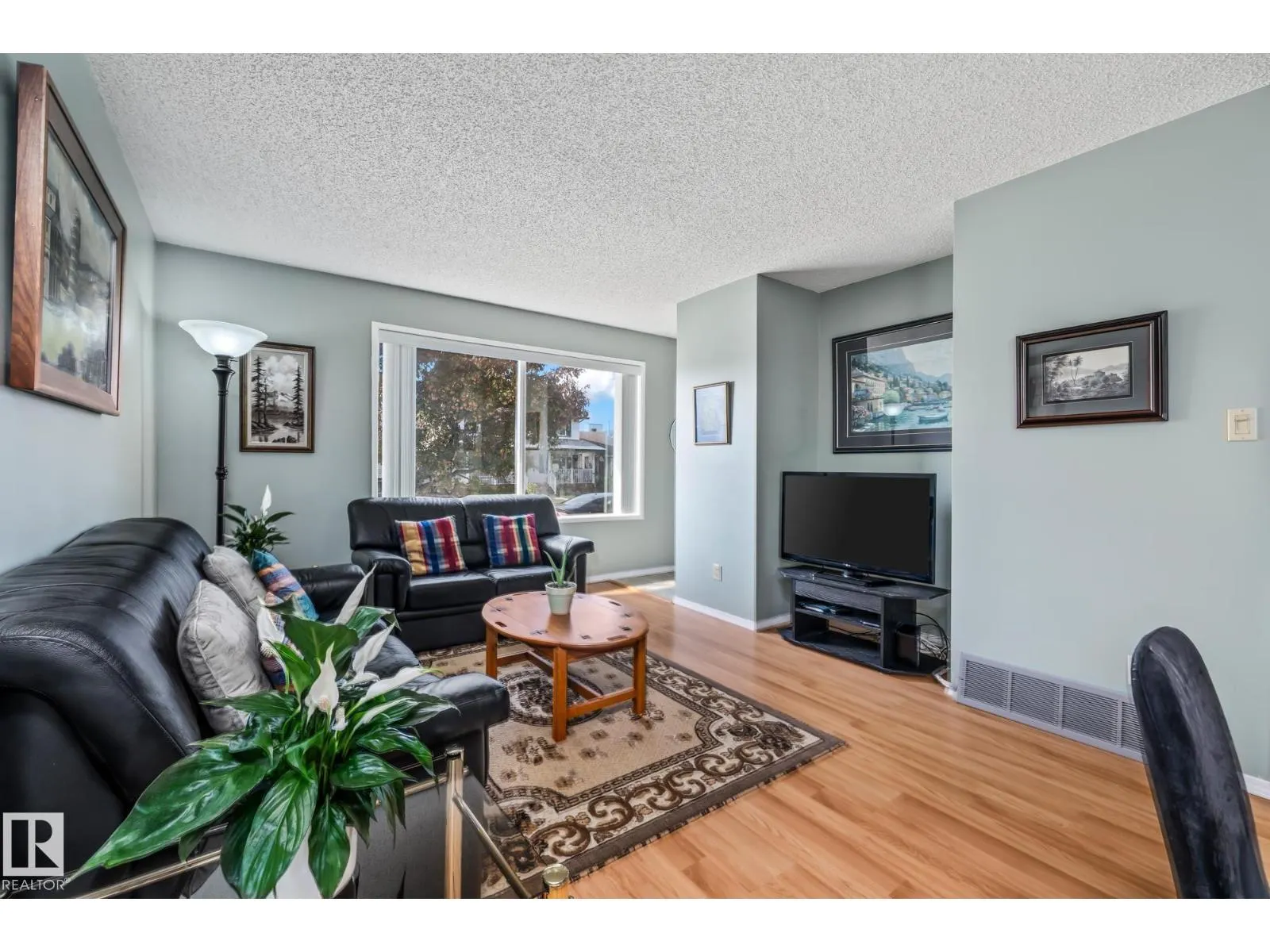 7327 189 ST NW NW