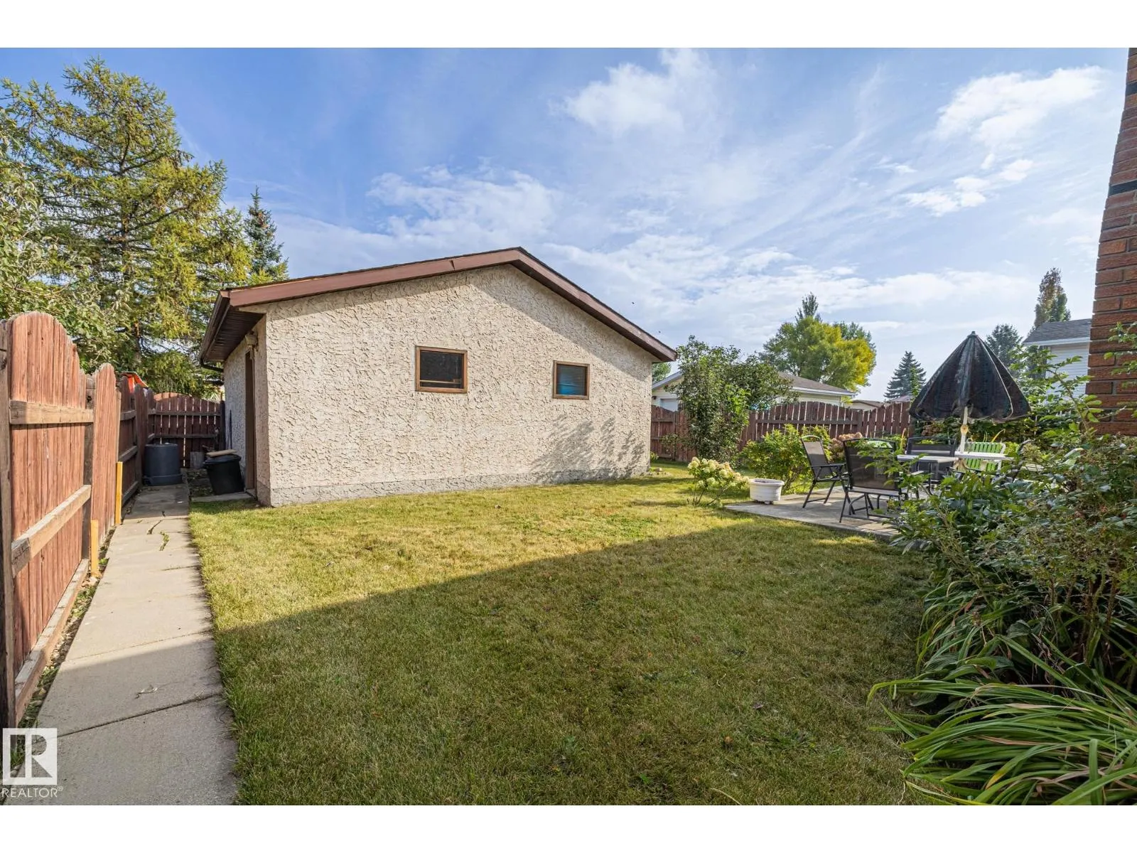 7327 189 ST NW NW