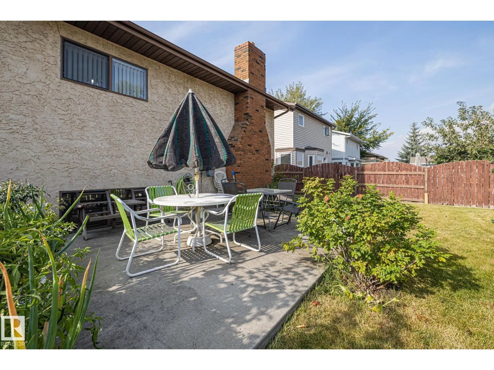 7327 189 ST NW NW