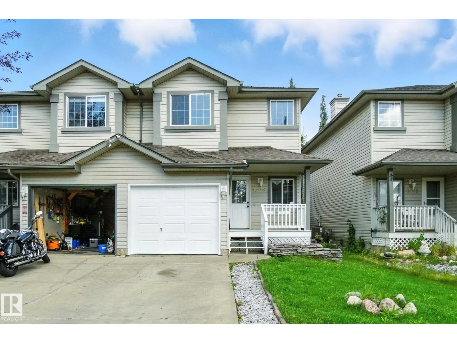 8016 2 AV SW