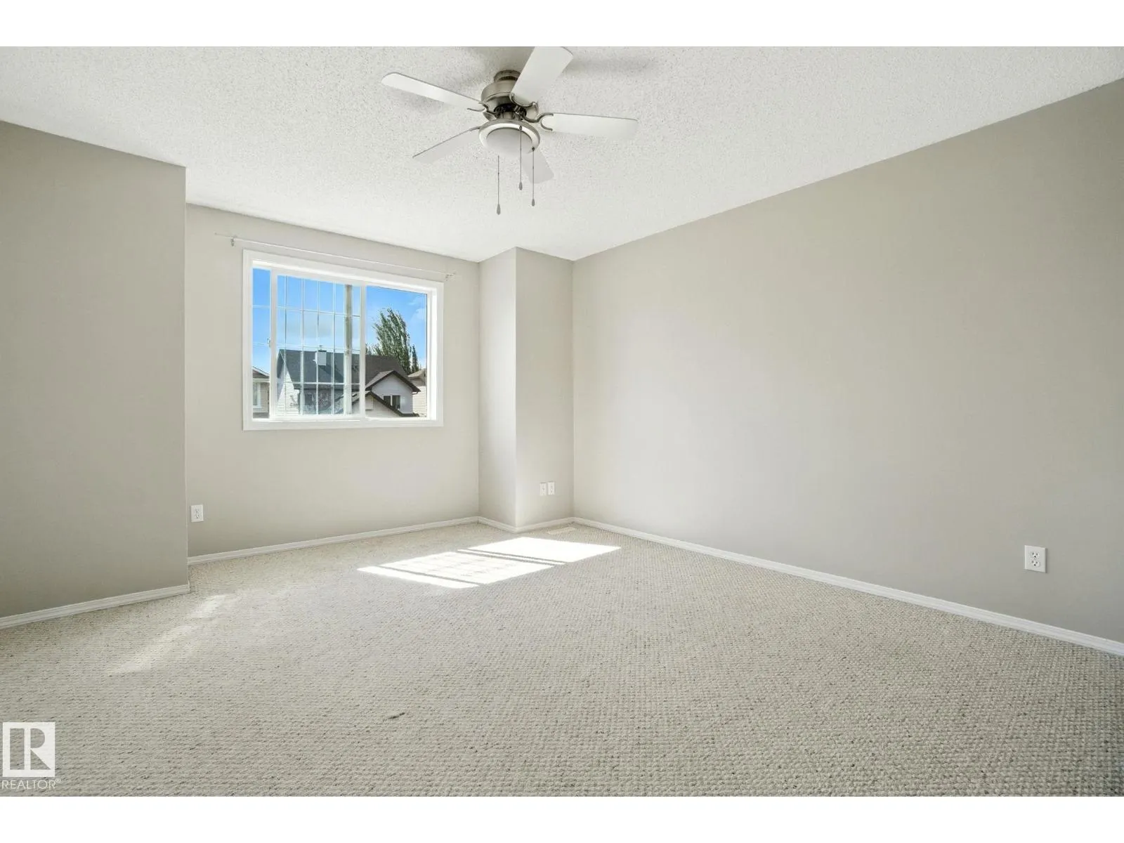 8016 2 AV SW