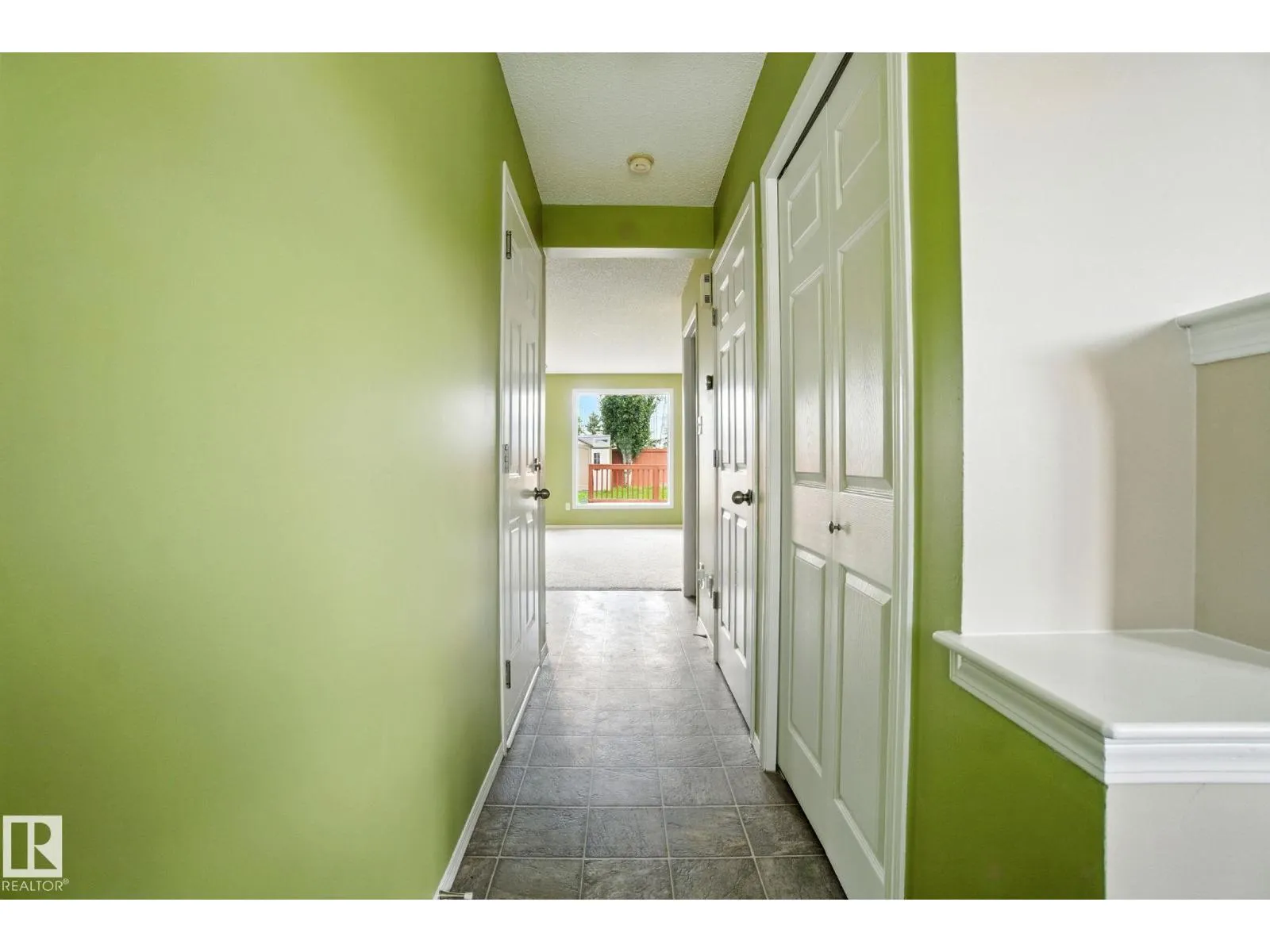 8016 2 AV SW
