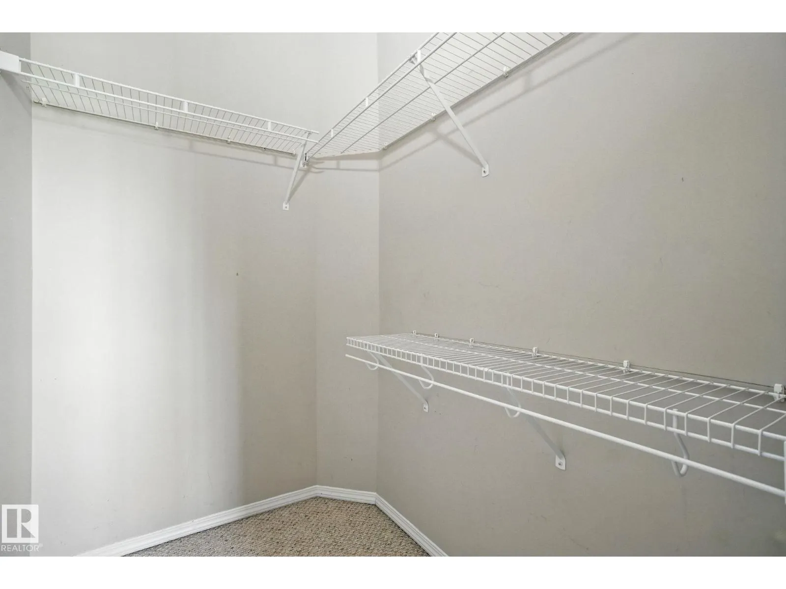 8016 2 AV SW