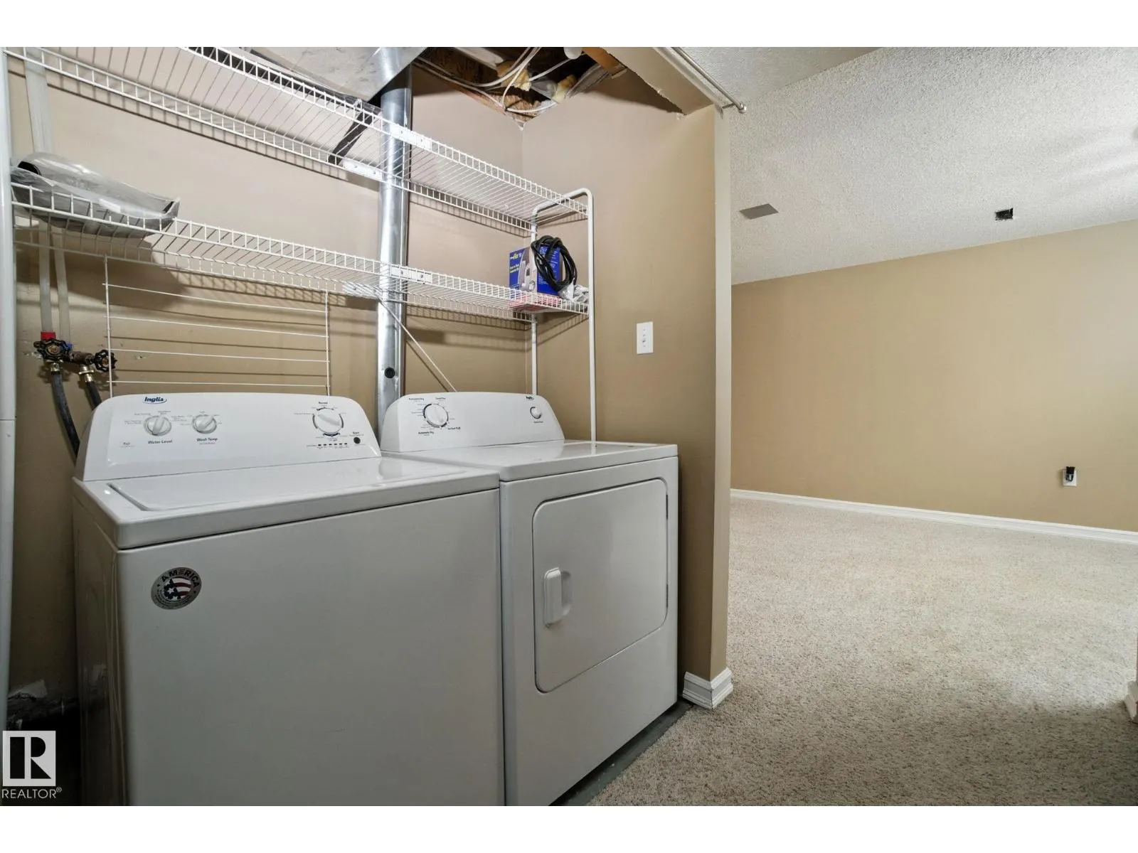 8016 2 AV SW