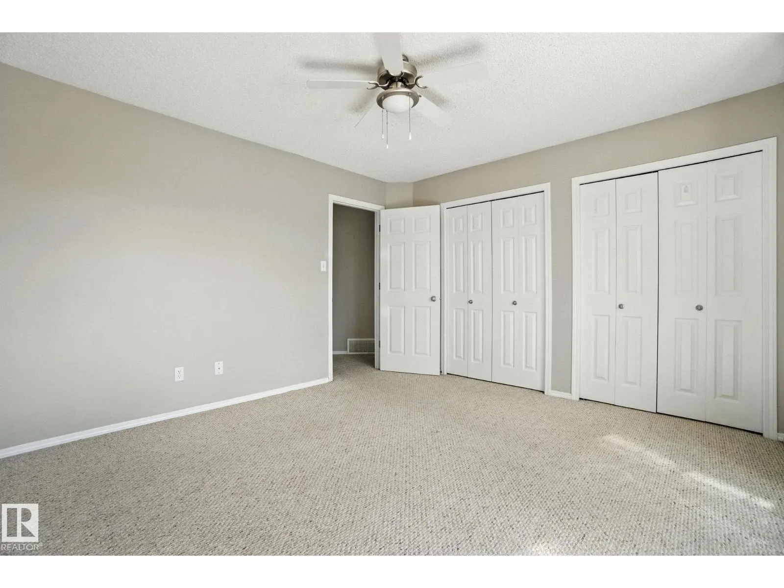 8016 2 AV SW