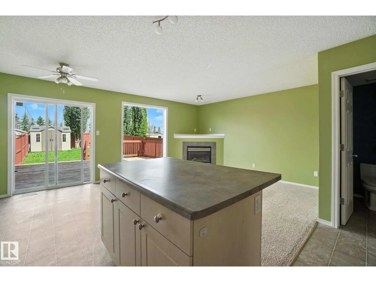 8016 2 AV SW