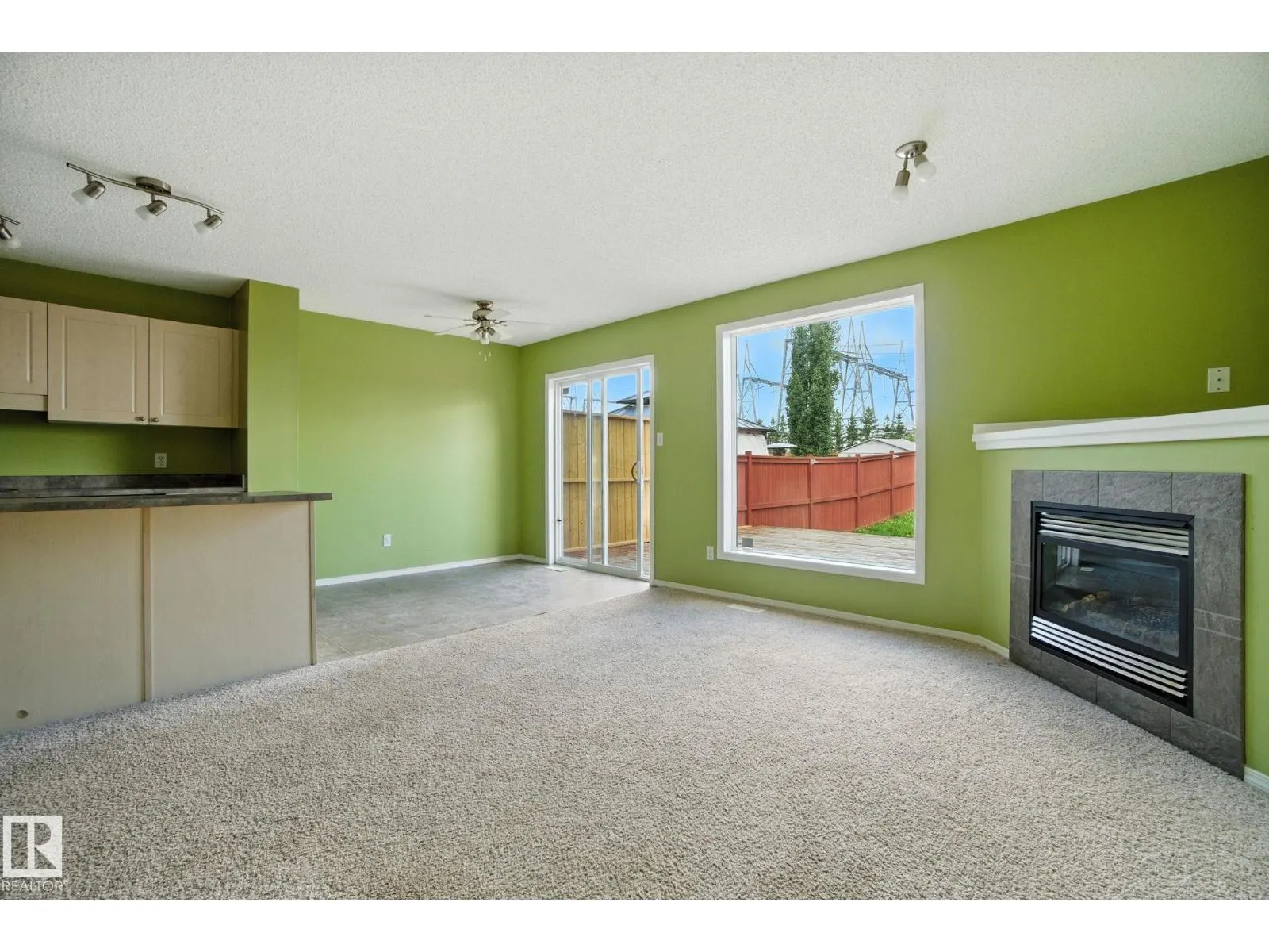 8016 2 AV SW