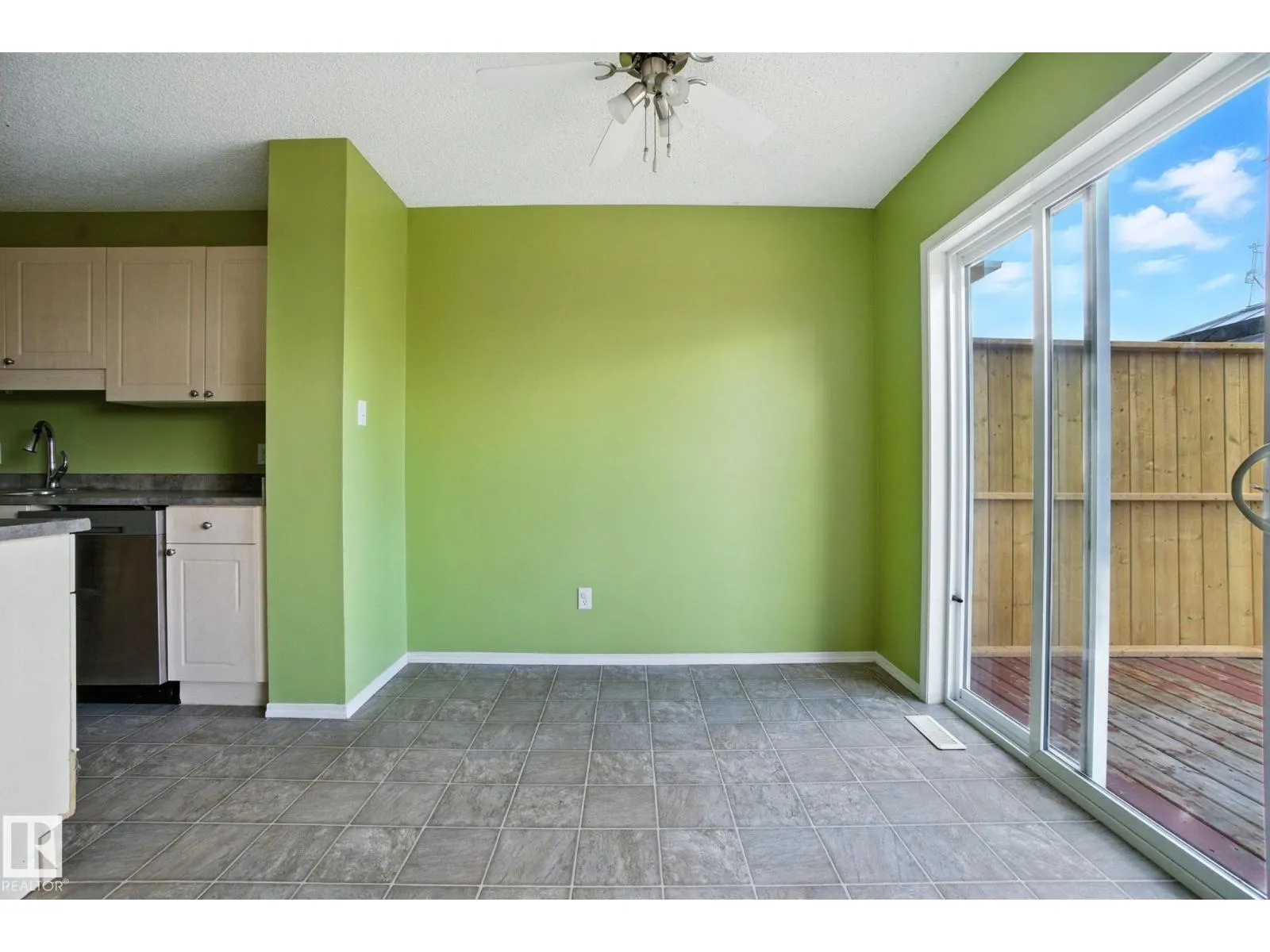 8016 2 AV SW
