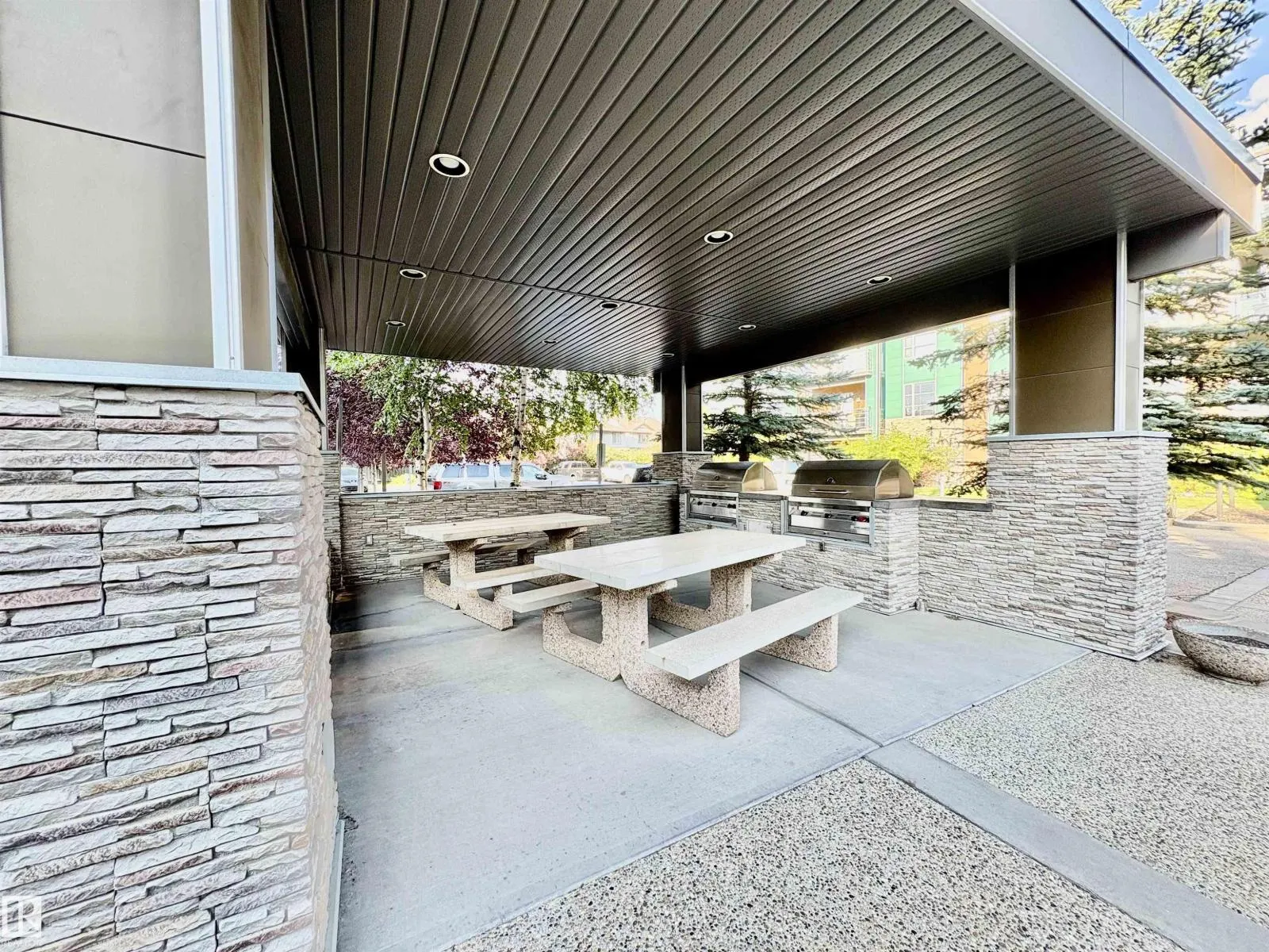 #106 2590 ANDERSON WY SW
