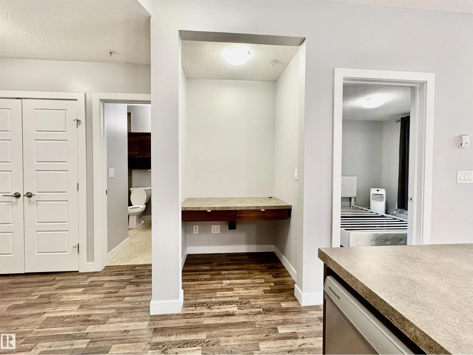 #106 2590 ANDERSON WY SW