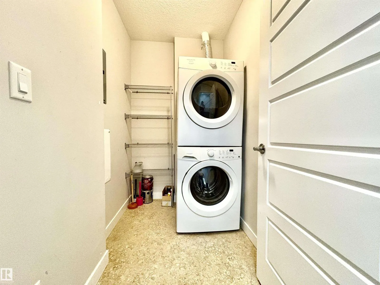 #106 2590 ANDERSON WY SW