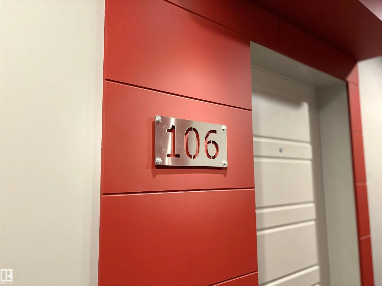 #106 2590 ANDERSON WY SW