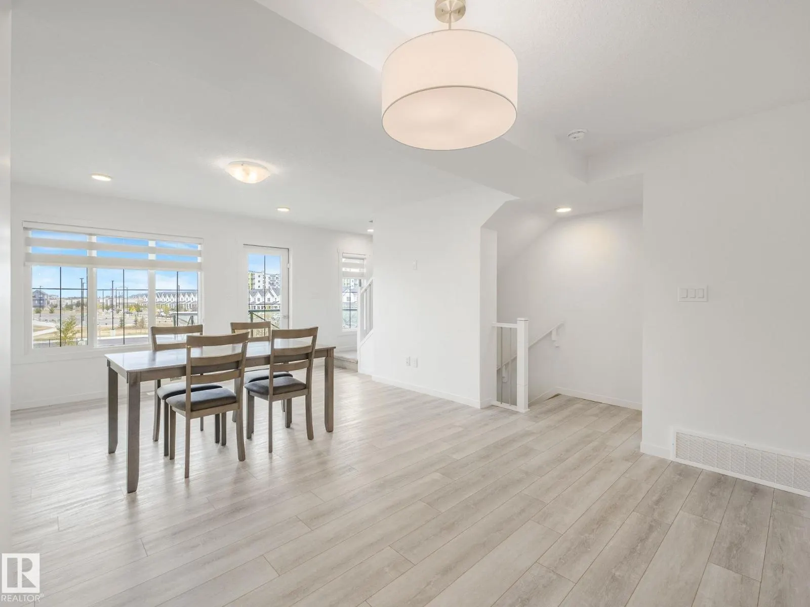 134 SECORD DR NW
