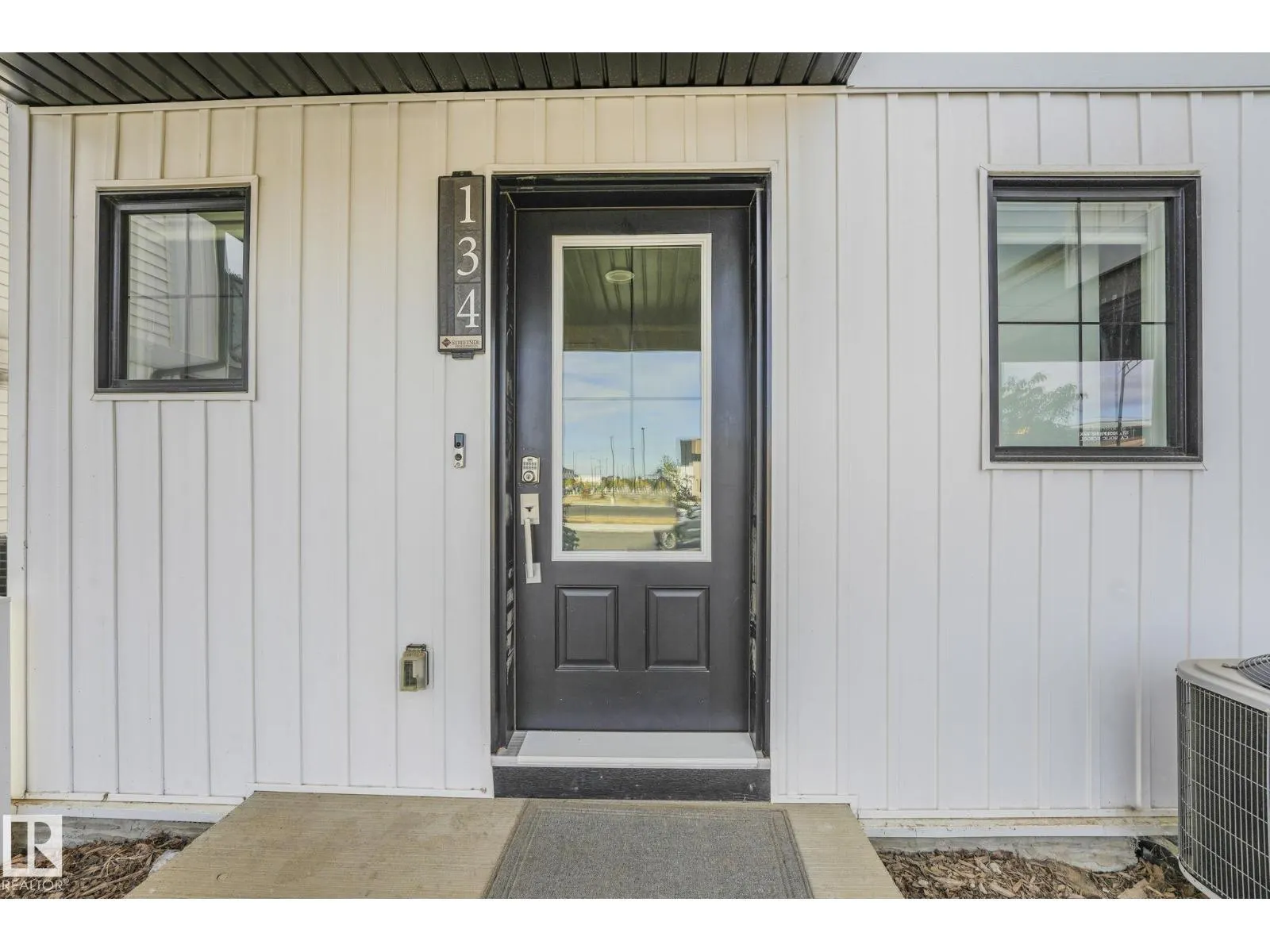 134 SECORD DR NW