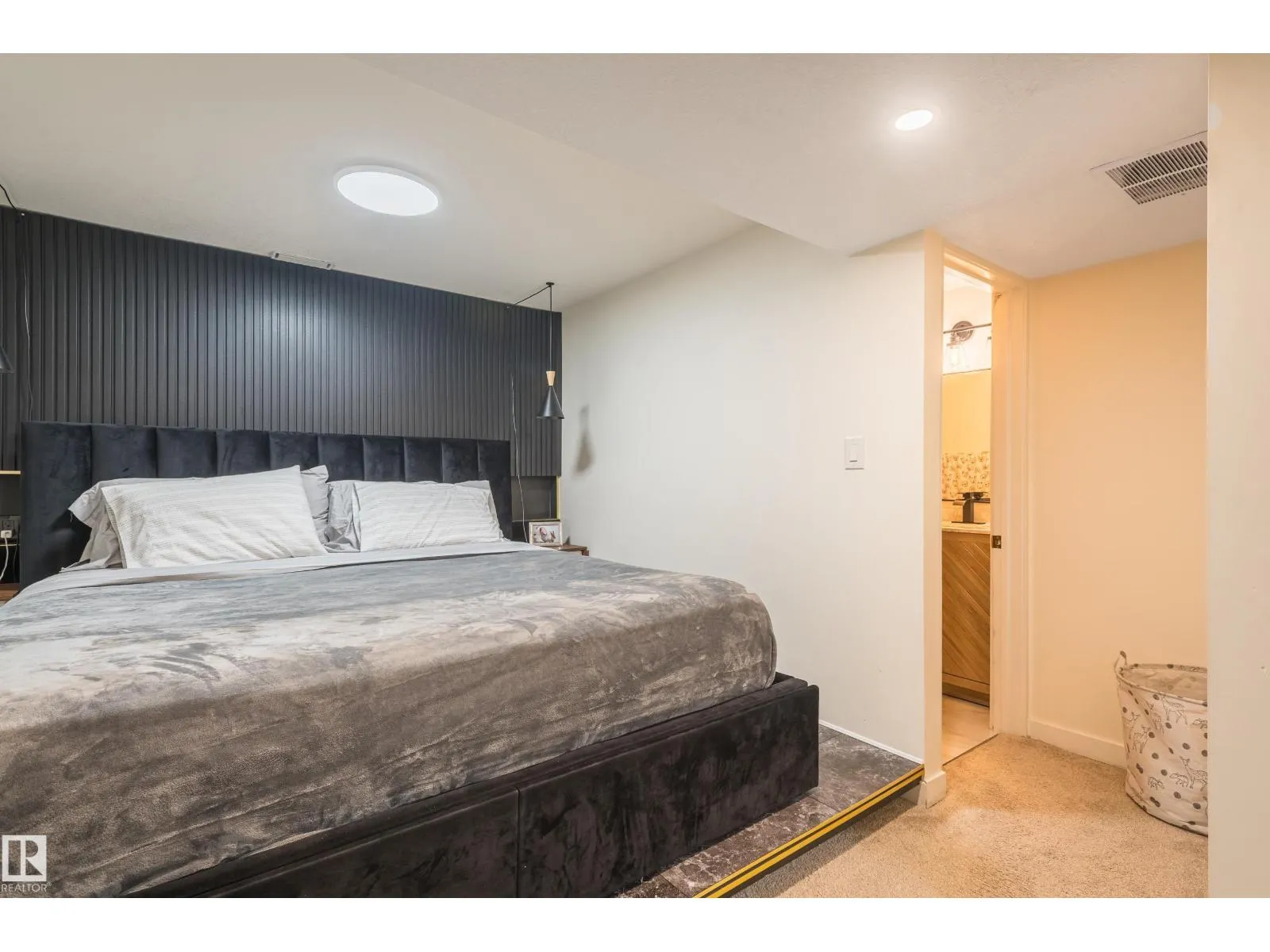 17327 106 ST NW