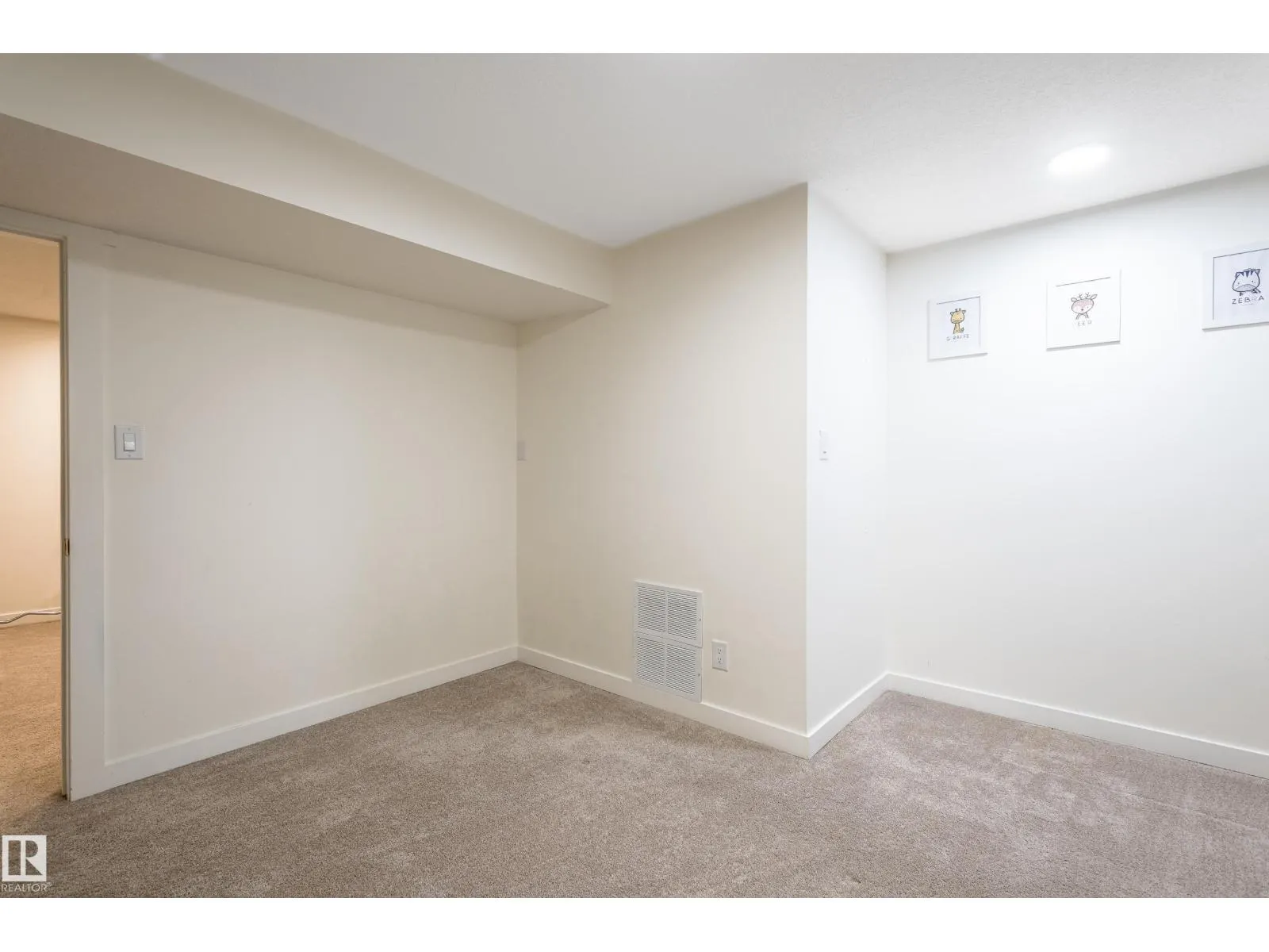 17327 106 ST NW