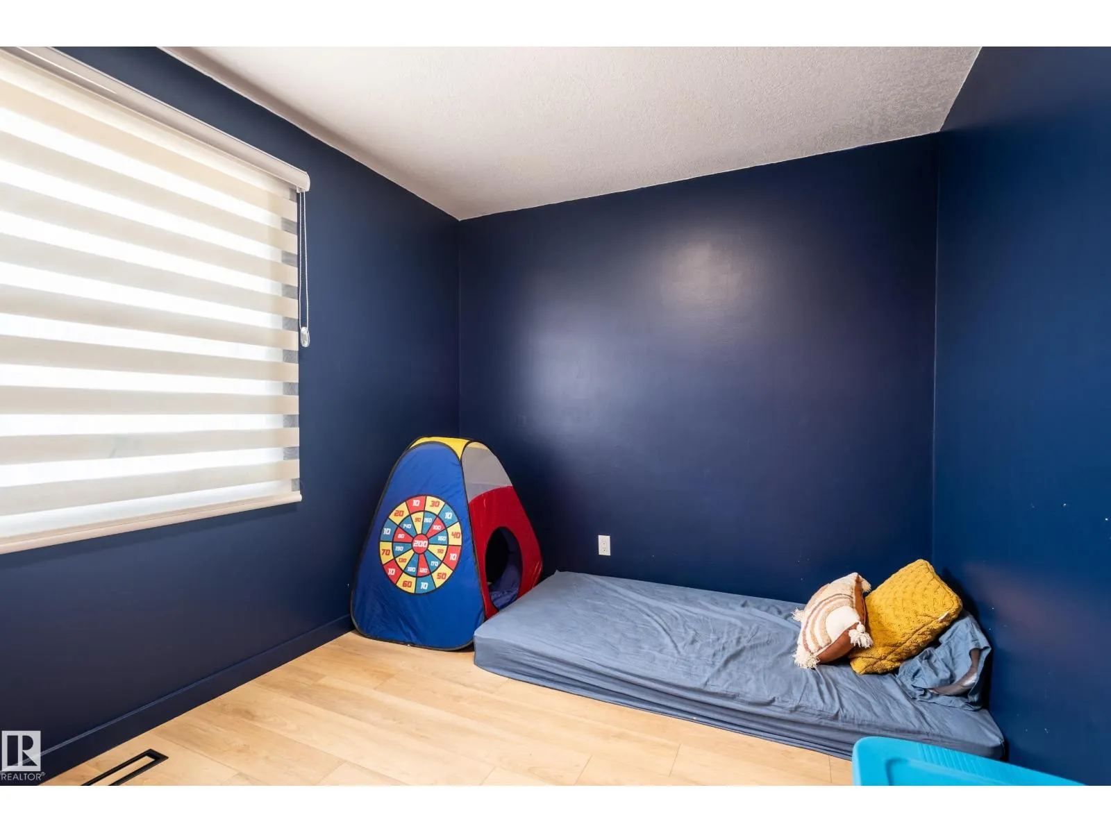 17327 106 ST NW