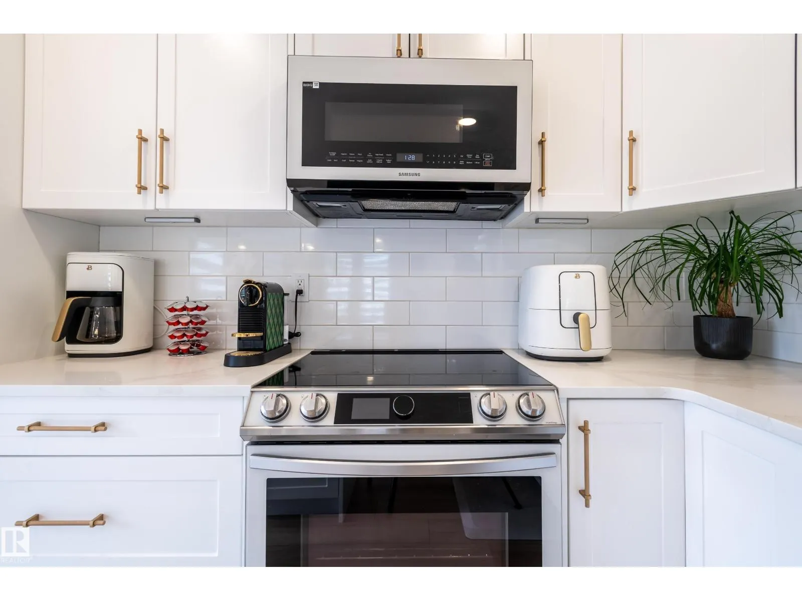 17327 106 ST NW