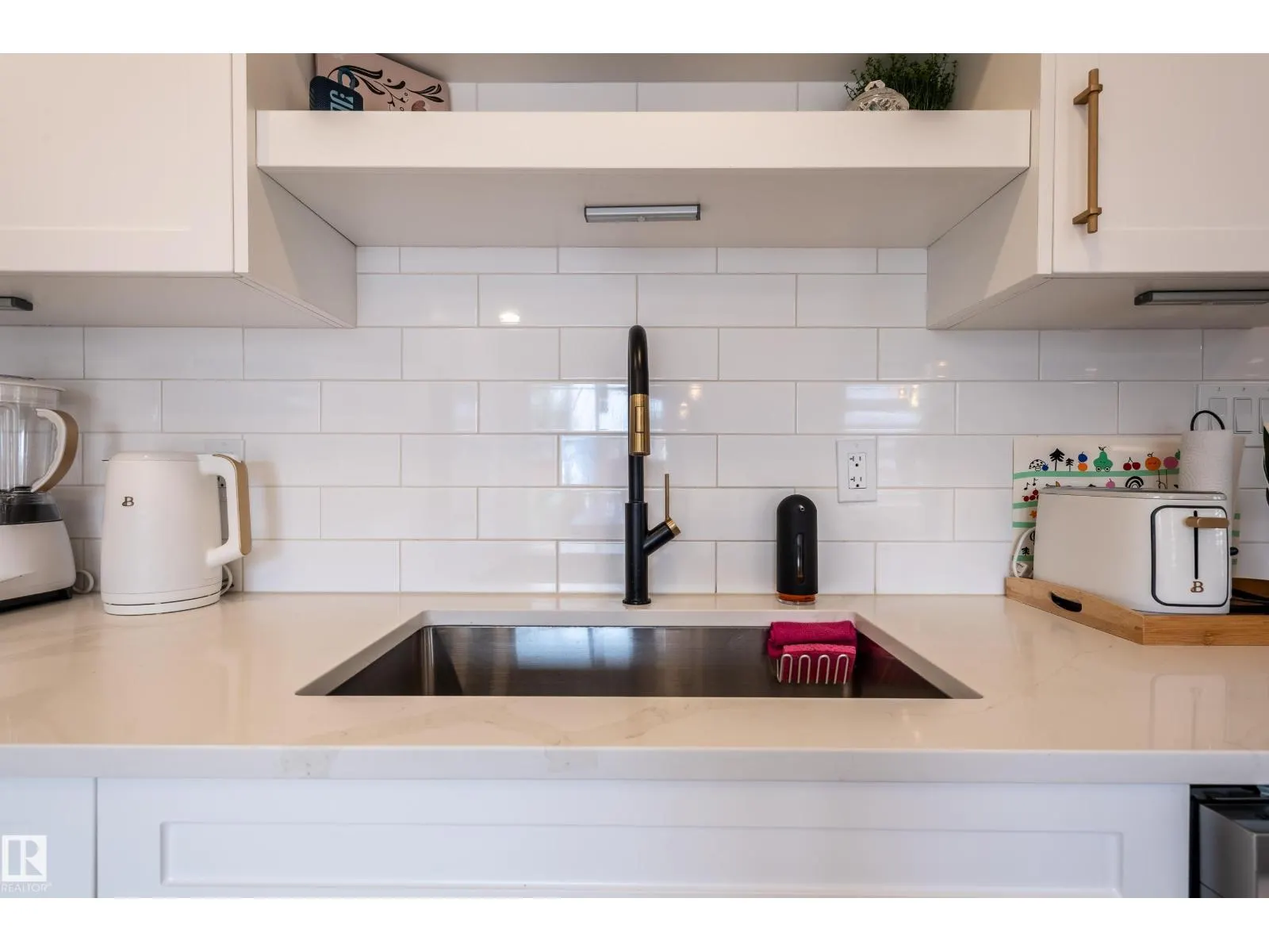 17327 106 ST NW