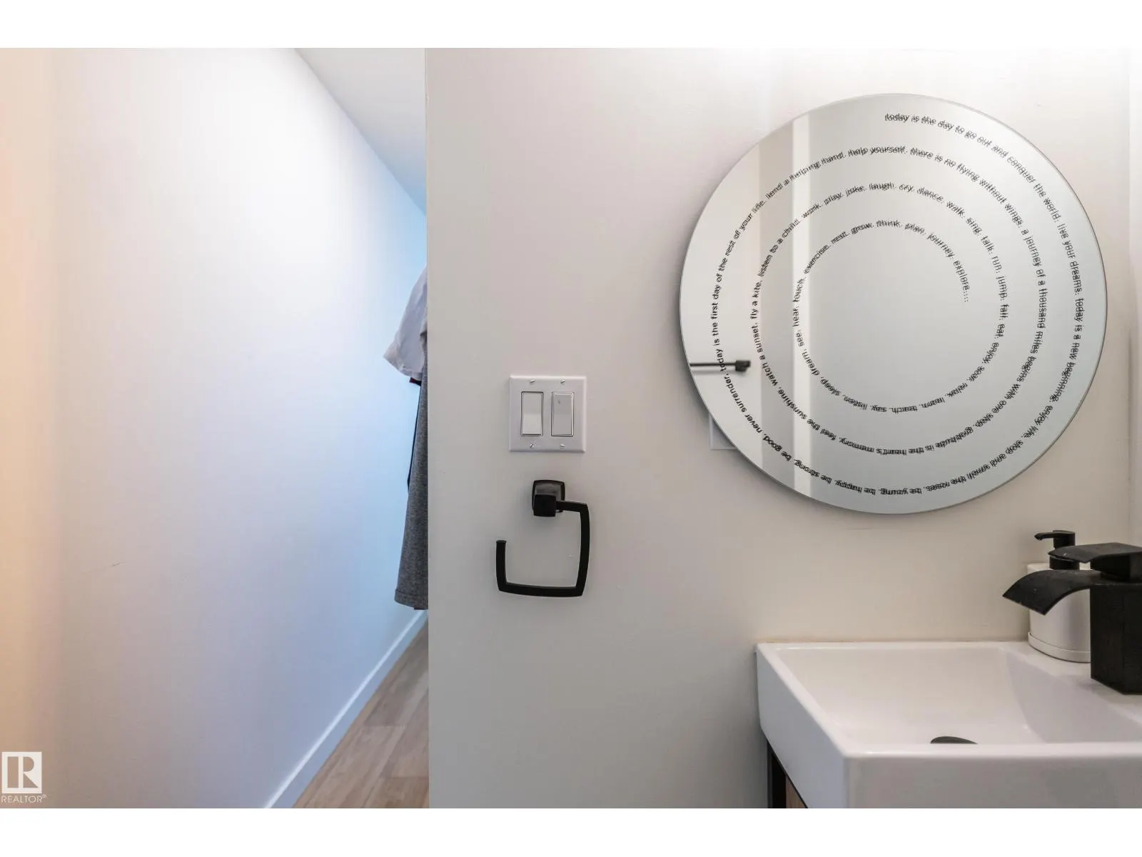 17327 106 ST NW