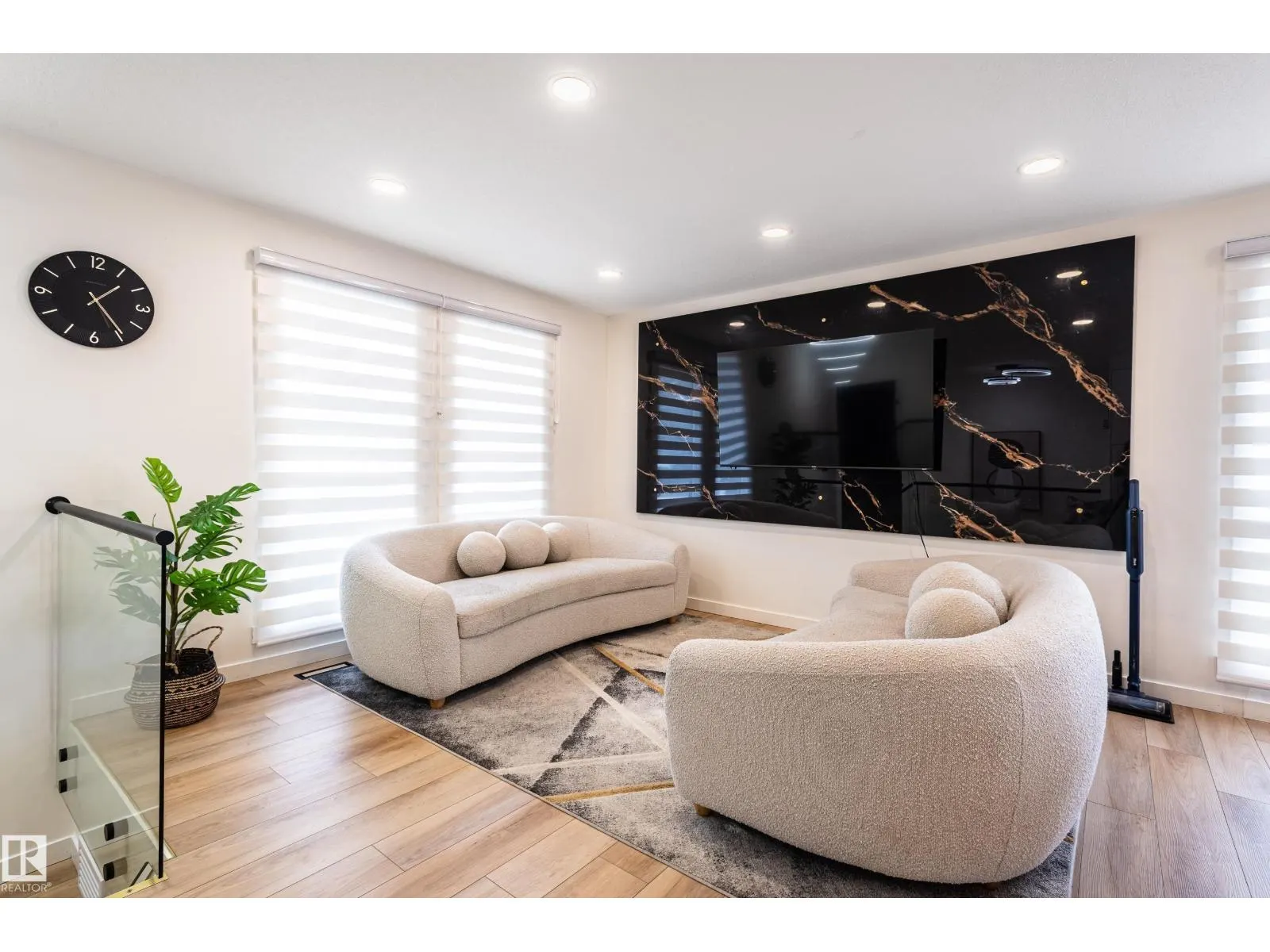 17327 106 ST NW
