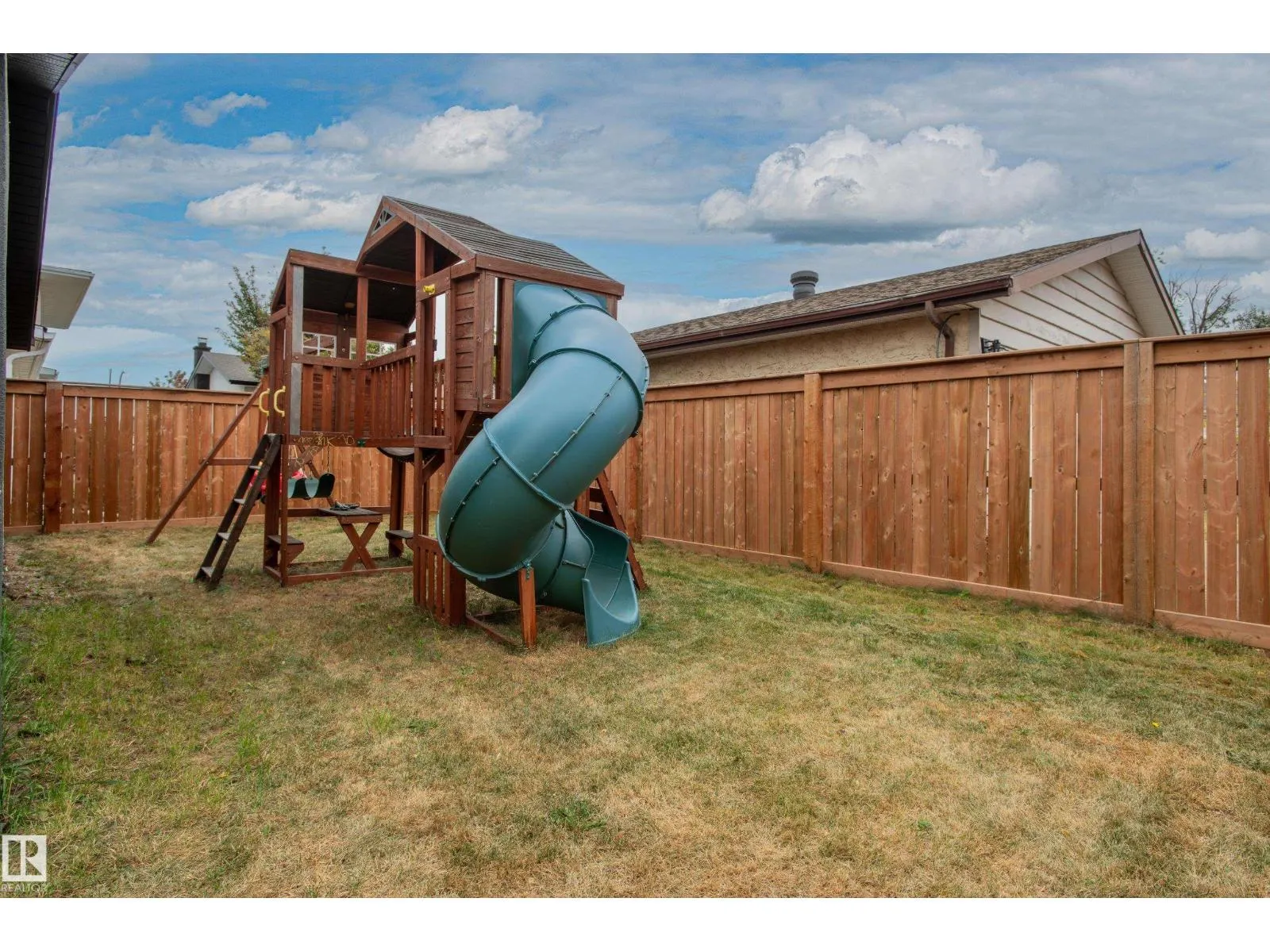 17327 106 ST NW