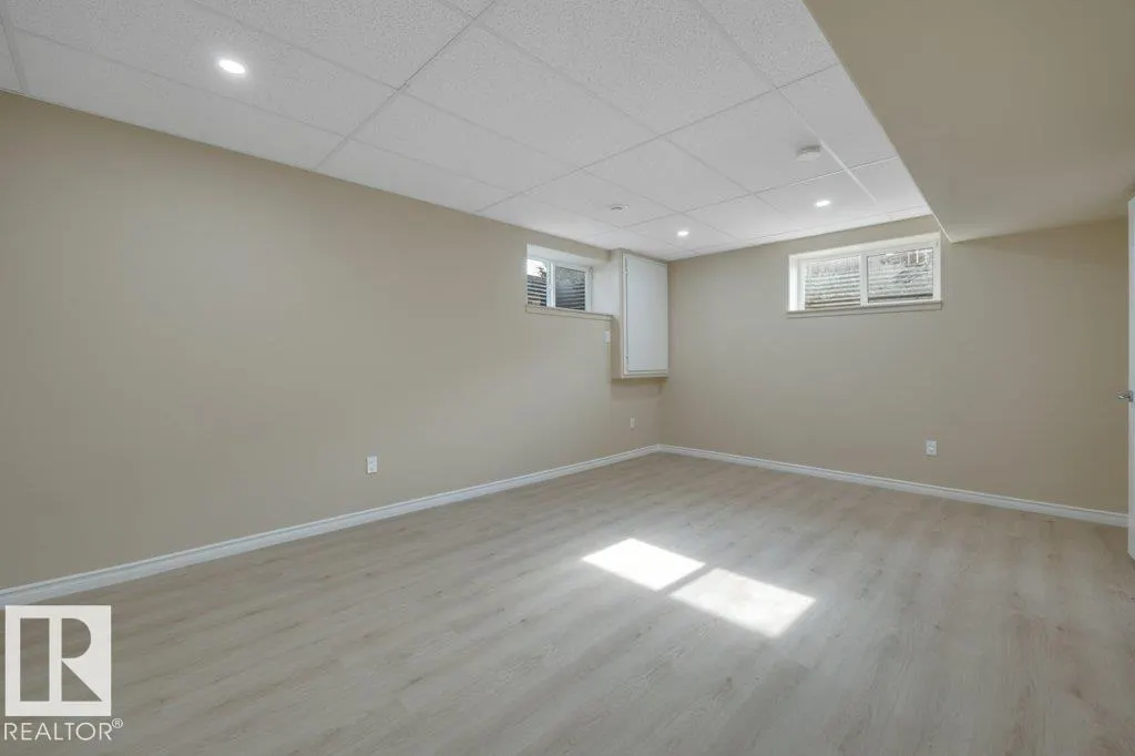 300 GRAYWOOD ME