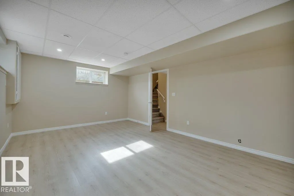 300 GRAYWOOD ME