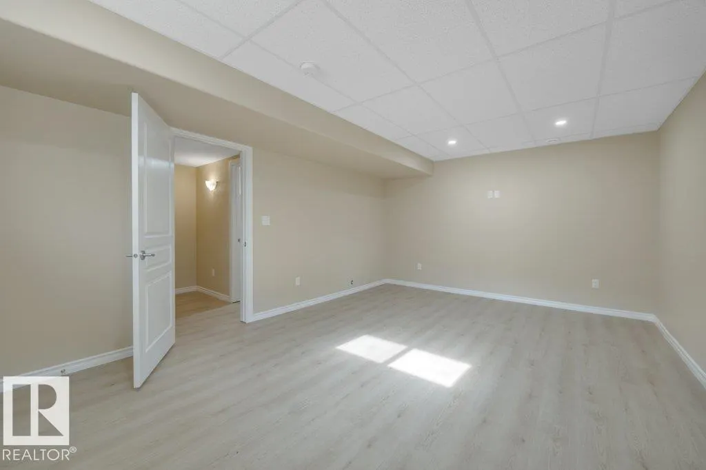 300 GRAYWOOD ME