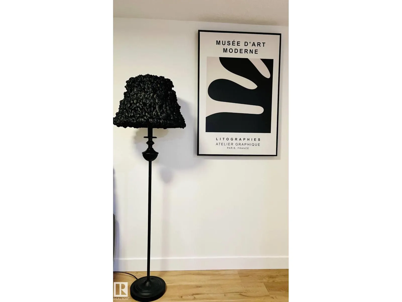 10711 76 AV NW