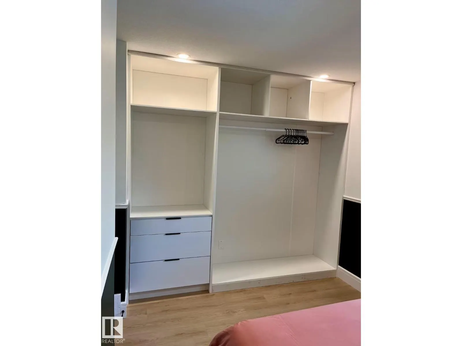 10711 76 AV NW