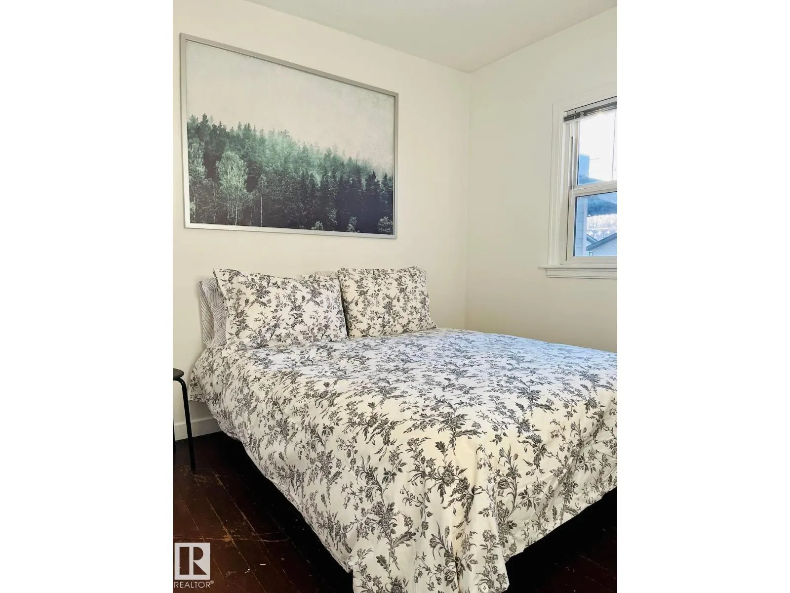 10711 76 AV NW